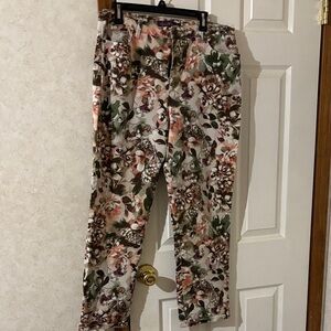 Gloria Vanderbilt Multicolor Floral Jean Pants size 14. NWOT.
